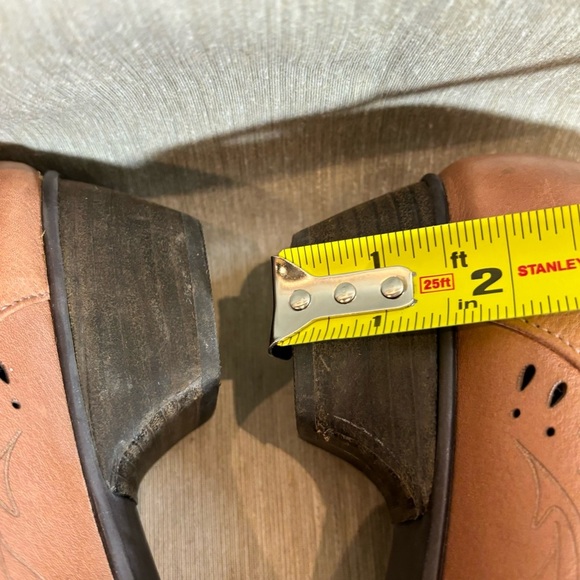 TAOS Sz 11 Tango Mary Jane Laser Floral Eyelet Comfort Shoes Velcro Straps - Picture 5 of 11